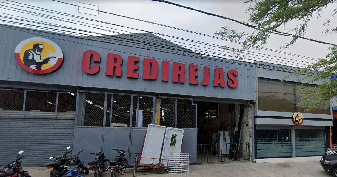 Fachada de las instalaciones de Credirejas en Santa Marta